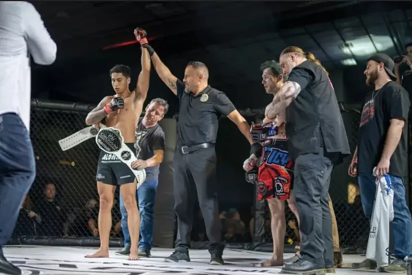 Crown FC 10: Nainoa Dung finishes Dustin Crawford in Round 1