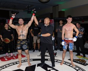 Kaena de Santos defeats Greyson Lee